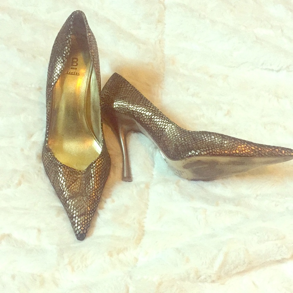 Gold snakeskin stiletto